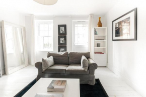 The White Leopard - Stylish 3BR in Chelsea